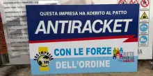 Camorra e pizzo a Caivano, il verbale dell&rsquo;unico imprenditore che ha denunciato: &ldquo;Avevamo affisso il cartello antiracket, ci hanno minacciati lo stesso&rdquo;