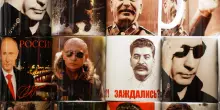 Dal falso bagno di folla di Stalin a Berlino alle parole di Putin: cos&igrave; la propaganda distorce la realt&agrave;
