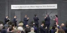 Dopo l&rsquo;aeroporto intitolato, per Berlusconi manca solo la beatificazione!