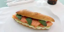 &ldquo;Basta inserire nel men&ugrave; il salmone allevato in gabbia&rdquo;: cos&igrave; oltre 120 cuochi da 26 Paesi aderiscono alla mobilitazione Off The Table