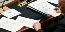 Legge elettorale, iniziato l&rsquo;esame alla Camera tra timori e sospetti: oggi il voto segreto sulle pregiudiziali | La diretta