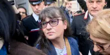 Garlasco, la madre di Sempio intercettata: &ldquo;Aveva e ha ancora il 44&rdquo;. Le consulenze sull&rsquo;impronta della scarpa: &ldquo;Ha un piede di 2 centimetri pi&ugrave; lungo delle scarpe dell&rsquo;assassino&rdquo;