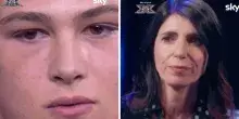 X Factor 2026, Giorgia si commuove dietro le quinte: il 18enne che ha cantato Alex Baroni la lascia senza parole. Poi i quattro giudici bocciano la performance