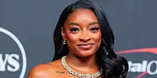 &ldquo;Vedevo la mia pelle desquamarsi, tutto &egrave; iniziato prima delle Olimpiadi. Ho due patologie&rdquo;: Simone Biles racconta la sua malattia