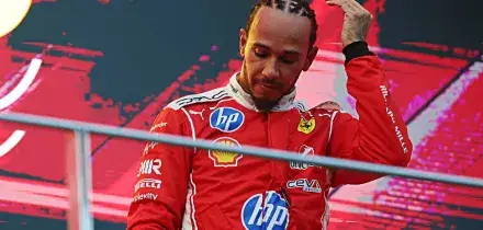 Ferrari, che rimpianto: la strategia rovina ancora tutto. Hamilton: &ldquo;Avrei potuto giocarmi la vittoria&rdquo;. Leclerc: &ldquo;Red Bull fa scelte pi&ugrave; azzeccate di noi&rdquo;