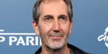 &ldquo;Mi finsi John Turturro ai David di Donatello, Armani volle vestirmi credendo fossi davvero lui. Ho iniziato a vedere la mediocrit&agrave; di quel mondo. Lo &lsquo;star system de noantri&rsquo; mi &egrave; sempre stato sulle balle&rdquo;: cos&igrave; Paolo Calabresi
