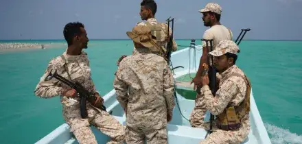 Yemen, offensiva delle forze governative contro gli Houthi: &ldquo;Ripreso il controllo di Bab el-Mandeb&rdquo;