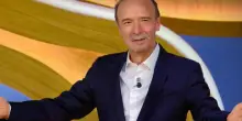 La &ldquo;grande serata evento&rdquo; della Rai con Roberto Benigni fa il 20,2% di share ma era gi&agrave; andata in onda (a parte l&rsquo;anteprima). E in prima serata Toffanin vince la sfida con quasi 3 milioni e il 17%