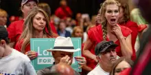 Midterm, crolla il sostegno degli ispanici per Trump: nel 2024 fu decisivo conquistare la Casa Bianca