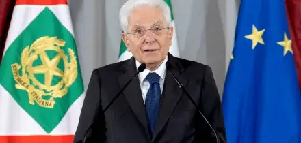 &ldquo;Il potere deve assicurare il benessere dell&rsquo;intera societ&agrave; e il lavoro &egrave; veicolo di democrazia&rdquo;: le parole di Mattarella