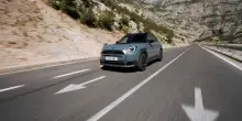Mini, venticinque anni di storia in Italia tra tradizione e nuove sfide