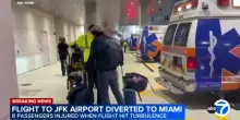 Turbolenza su un volo Medell&iacute;n-New York, l&rsquo;aereo perde 7mila metri di quota in pochi secondi e attua l&rsquo;atterraggio d&rsquo;emergenza: otto feriti in ospedale