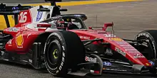 F1, qualifiche Sprint Gp Singapore: Verstappen firma la pole (ma &egrave; a rischio). Russell beffa Leclerc, male Hamilton | La griglia di partenza