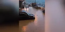 Crisi climatica, esondano i torrenti a Lipari: fango in strade e case allagate