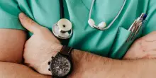 &ldquo;Se si pu&ograve; operare, &egrave; una notizia positiva&rdquo;, lo pneumologo sul nodulo di Papa Leone XIV