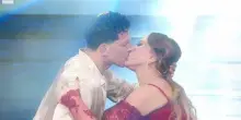&ldquo;Di cosa dovrei essere gelosa? Ho sentito parlare di triangoli, sudore, corpi. Ci vuole altro per smovermi, non quattro gocce di sudore&rdquo;: cos&igrave; Barbara D&rsquo;Urso dopo il bacio tra Ornella Muti e Pasquale La Rocca a Ballando con Le Stelle