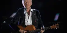 &ldquo;Lo stato di salute di Ron non gli consente di riprendere l&rsquo;attivit&agrave; live e in studio. Lo stop sul piano psicologico ha prodotto fragilit&agrave; emotive&rdquo;: lo rende noto lo staff