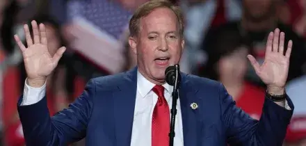 Capodanno a Dubai con l&rsquo;amante e due latitanti: nuovo scandalo per Ken Paxton, candidato da Trump in Texas