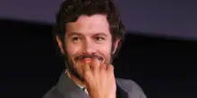 &ldquo;Per far durare un matrimonio 12 anni serve umilt&agrave;. &Egrave; pi&ugrave; facile avere sempre ragione quando sei single&rdquo;: Adam Brody si racconta e torna con &ldquo;Nobody Wants This 3&rdquo;