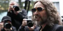 &ldquo;Spietato e calcolatore con un enorme desiderio e appetito sessuale&rdquo;: le accuse durissime in tribunale a Russell Brand. L&rsquo;attore &egrave; imputato di tre stupri, tre violenze sessuali e atti osceni