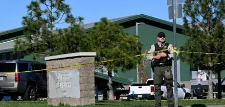 Usa, sparatoria in una scuola elementare in Oregon: uccisi tre bambini e un insegnante.  Morto l&rsquo;attentatore 16enne