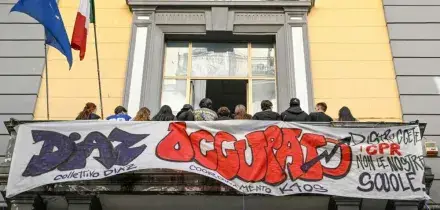 Gli studenti tornano in piazza in tutta Italia per il &ldquo;No Meloni day&rdquo;, cortei e occupazioni: &ldquo;Facciamo come in Francia&rdquo;