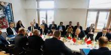 Scontro al Consiglio Ue sul sistema delle quote di emissione. Poi il compromesso: &ldquo;Valutare gli impatti dell&rsquo;applicazione a edifici e trasporti&rdquo;