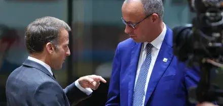 Accordo Francia-Germania &ldquo;per garantire il futuro dell&rsquo;auto europea&rdquo;. Ma con meno vincoli si rischia di rallentare gli investimenti nell&rsquo;elettrico
