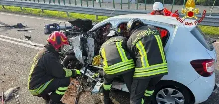 Donna investita e uccisa nel Varesotto, ipotesi femminicidio per la 69enne coinvolta in un frontale. L&rsquo;altro conducente era l&rsquo;ex compagno