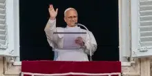 Papa Leone all&rsquo;Angelus all&rsquo;indomani delle dimissioni: &ldquo;Date a Cesare quello che &egrave; di Cesare e a Dio quello che &egrave; di Dio&rdquo;