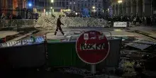 Disordini in Francia, da stasera nelle citt&agrave; scatta il coprifuoco notturno per prevenire le azioni dei casseur