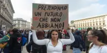La politica si indigna per le violenze ma ignora 300.000 minori in povert&agrave; assoluta