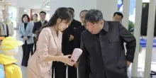 Kim Jong-un &ldquo;in coma dopo un&rsquo;emorragia cerebrale&rdquo;. Ma i media nordcoreani diffondono le foto: &ldquo;&Egrave; ancora vivo&rdquo;