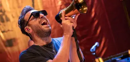 Cesare Cremonini diventa &ldquo;Amateur&rdquo; a Londra: &ldquo;Il gossip pu&ograve; prendere me o uno di voi e trasformarlo in qualcos&rsquo;altro in un battito di ciglia. Ho citato Diletta Leotta perch&eacute; &egrave; un&rsquo;icona. La libert&agrave; &egrave; sexy&rdquo;