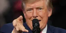 Trump regala 8 miliardi di dollari agli agricoltori contro il caro gasolio. E minaccia l&rsquo;Europa: &ldquo;Se soccombe ai migranti, ce ne andremo&rdquo;