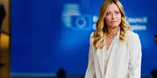 Giorgia Meloni &ldquo;non contraria&rdquo; al divieto social per i minori. Opposizioni: &ldquo;Stupiti, lo blocca da un anno. Teme Trump e Big Tech?&rdquo;