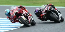 MotoGp, Marquez si prende tutto: vince la Sprint e ha in tasca il Mondiale. Violenta caduta per Martin: fratture e rischio operazione | La nuova classifica