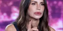 &ldquo;Mia figlia &egrave; morta mentre ero lontana, mi hanno dovuta legare sull&rsquo;aereo. Mi addormentavo con una bottiglia di vino. Non ho ricominciato a vivere, sono una sopravvissuta&rdquo;: parla Claudia Galanti