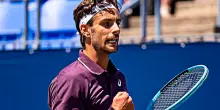 Finalmente Musetti: batte Fritz a Lione e torna a vincere un torneo dopo 4 anni. L&rsquo;emozione: &ldquo;Quasi un sogno, devo risvegliarmi&rdquo;