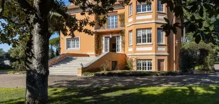 Dalle forme per scarpe a 34 euro ai servizi di piatti da oltre mille euro: svuotata la villa dei Gucci alla Camilluccia, gli oggetti della famiglia in vendita un mercatino dell&rsquo;usato di Roma