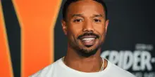 Irrompe sul set di &ldquo;Miami Vice&rdquo; con un grosso coltello da macellaio e minaccia un uomo della troupe: arrivano le pattuglie e scatta l&rsquo;arresto. Paura durante le riprese del film con Austin Butler e Michael B. Jordan