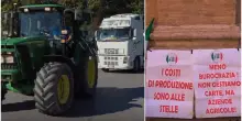 La protesta di tir e trattori continua: cori contro Meloni a Montecitorio. Traffico bloccato anche in Toscana. Ma per Salvini l&rsquo;emergenza &ldquo;&egrave; superata&rdquo;