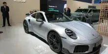 Porsche torna a fare utili, ma vende meno auto. Il segreto &egrave; la 911