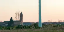 Padova, l&rsquo;antenna telefonica vince contro l&rsquo;oratorio vincolato con gli affreschi del Mille. La Sovrintendenza: &ldquo;Forte impatto, ma basta verniciarla di azzurro&rdquo;