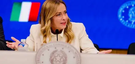 Manovra, la bozza in 157 articoli: taglio dell&rsquo;Irpef solo per un anno, stretta sulle pensioni. E spunta la &ldquo;exit tax&rdquo; per i ricchi che spostano la residenza all&rsquo;estero