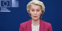 Divieto social ai minori, stop della Commissione Ue: &ldquo;Leggi nazionali rinviate per un anno, prima il nostro regolamento Kids act&rdquo;