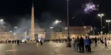 Referendum, fuochi d&rsquo;artificio a piazza del Popolo a Roma per il No