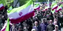 Migliaia di iraniani si sono radunati in memoria Khamenei