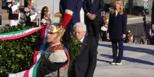 25 aprile, Mattarella all&rsquo;Altare della Patria con Meloni e Crosetto