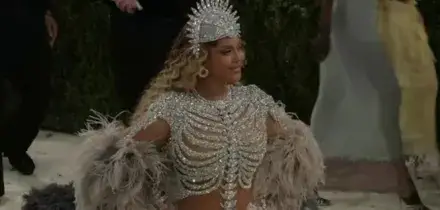 Beyonc&eacute; e famiglia, Katy Perry e Bad Bunny: le star al Met Gala 2026